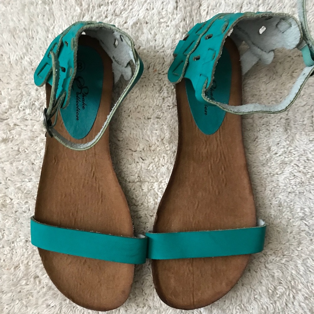 Shake Collection teal sandals, size 8